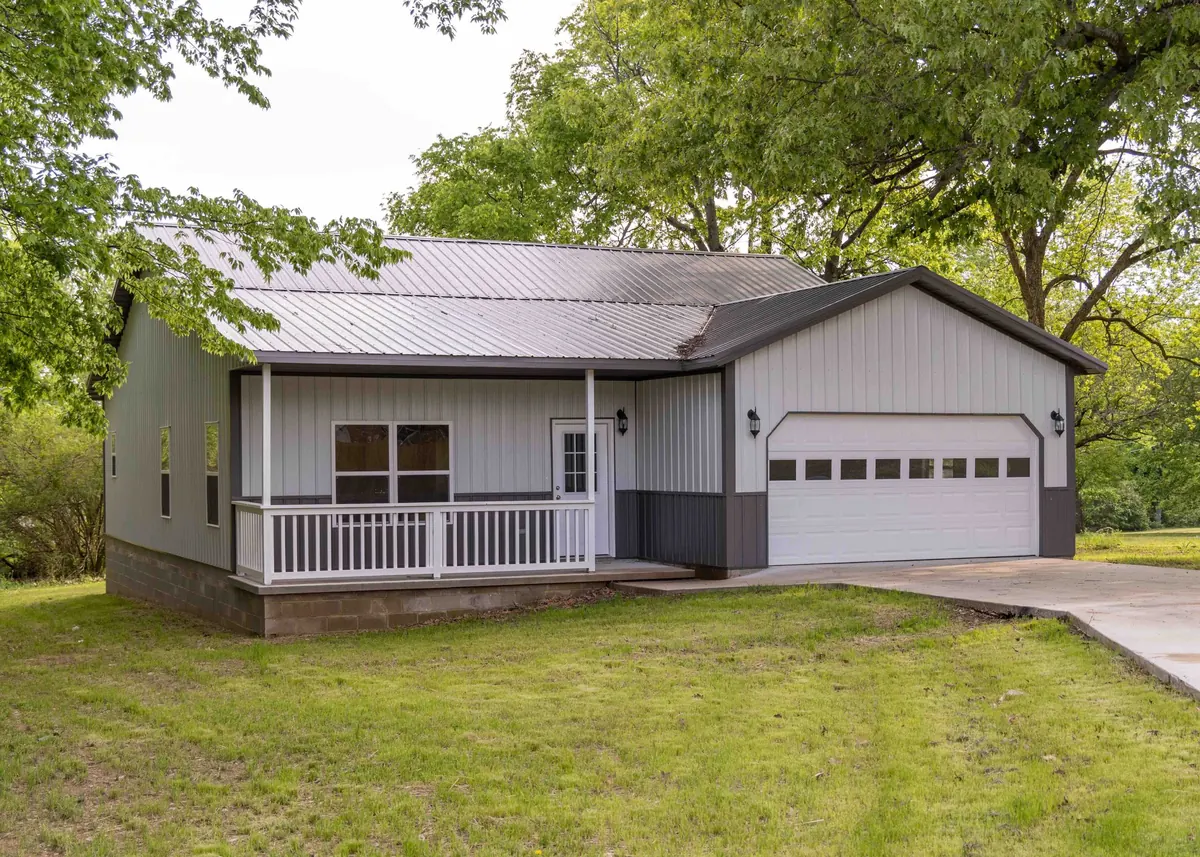 The Sideyard (Plan #20) — 3 bed/2 bath, 1420 sq ft wood-framed house kit, exterior view